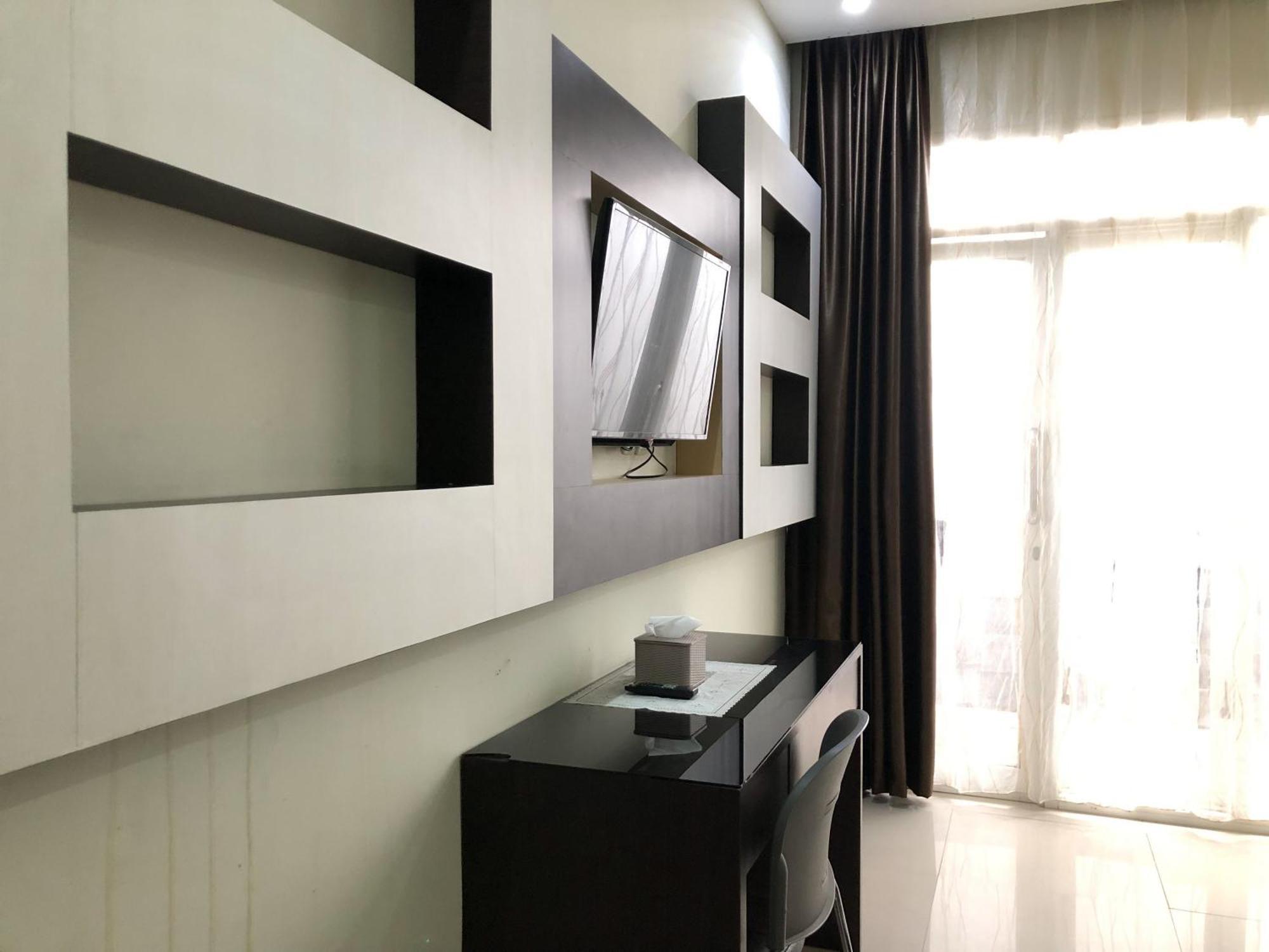 Reddooz Plus At Ininnawa Homestay Syariah Palu Exterior photo